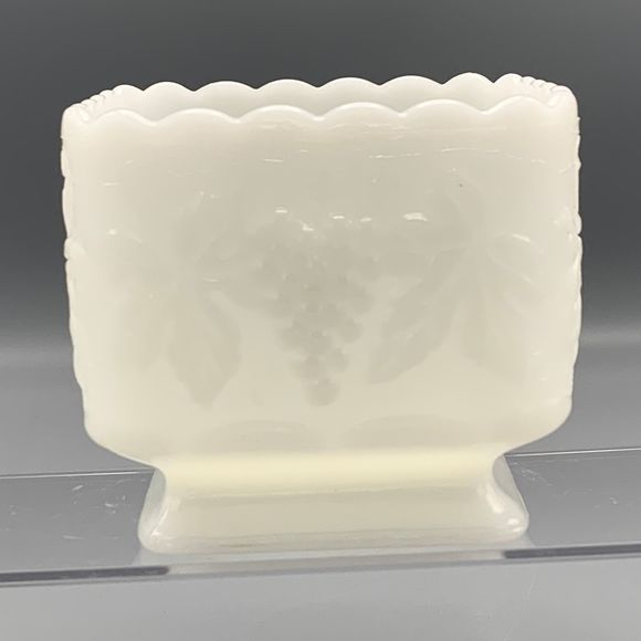 Vtg Milk Glass Footed Pedestal Candy Square Bowl Planter Grape Leaf Grannycore - Picture 6 of 8